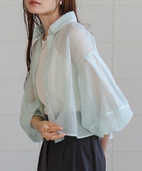 Bab(バブ)の「タックスリーブコンパクトシアーシャツブラウス(シャツ/ブラウス・レディース・ホワイト系その他/ベージュ/サックスブルー・MEDIUM)」の3枚目の写真