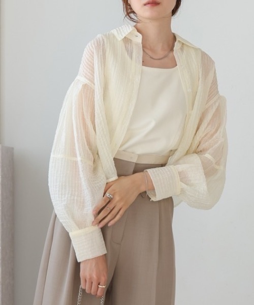 Bab(バブ)の「タックスリーブコンパクトシアーシャツブラウス(シャツ/ブラウス・レディース・ホワイト系その他/ベージュ/サックスブルー・MEDIUM)」の4枚目の写真