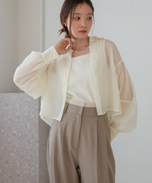 Bab(バブ)の「タックスリーブコンパクトシアーシャツブラウス(シャツ/ブラウス・レディース・ホワイト系その他/ベージュ/サックスブルー・MEDIUM)」の9枚目の写真