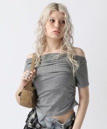 FOREVER 21 | 【2025SS】華奢見えオフショルドレープＴシャツ(Tシャツ/カットソー)