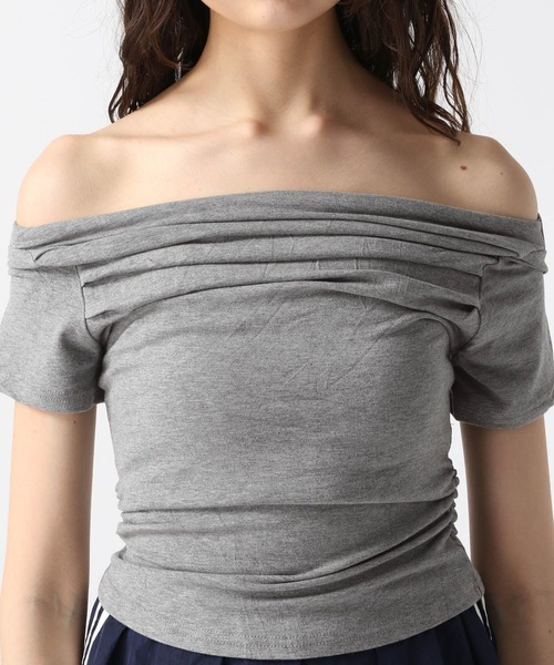 FOREVER 21（フォーエバー トゥエンティーワン）の「【2025SS】華奢見えオフショルドレープＴシャツ（Tシャツ/カットソー・レディース・ブラック/オフホワイト/グレー/ピンク・FREE）」の6枚目の写真