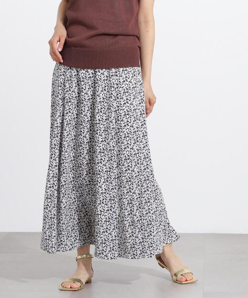 N.（N. Natural Beauty Basic）（エヌエヌナチュラルビューティーベーシック）の「【PS/低身長サイズ】フラワープリントAラインスカート（スカート・レディース・ホワイト系その他/ブラック系その他・MEDIUM/P/S）」の2枚目の写真