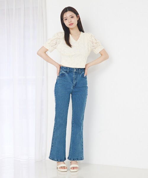 SELFIST(セルフィスト)の「バックリボンレースブラウス Vネック 夏服 フェミニン きれいめ(シャツ/ブラウス・レディース・ブラック/アイボリー・フリー)」の4枚目の写真