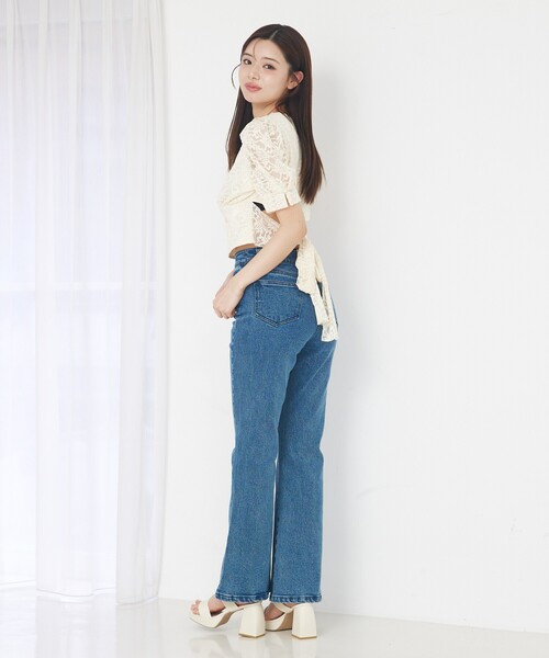 SELFIST(セルフィスト)の「バックリボンレースブラウス Vネック 夏服 フェミニン きれいめ(シャツ/ブラウス・レディース・ブラック/アイボリー・フリー)」の6枚目の写真