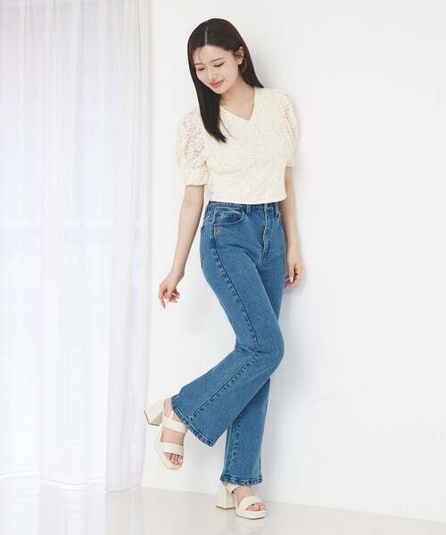 SELFIST(セルフィスト)の「バックリボンレースブラウス Vネック 夏服 フェミニン きれいめ(シャツ/ブラウス・レディース・ブラック/アイボリー・フリー)」の7枚目の写真