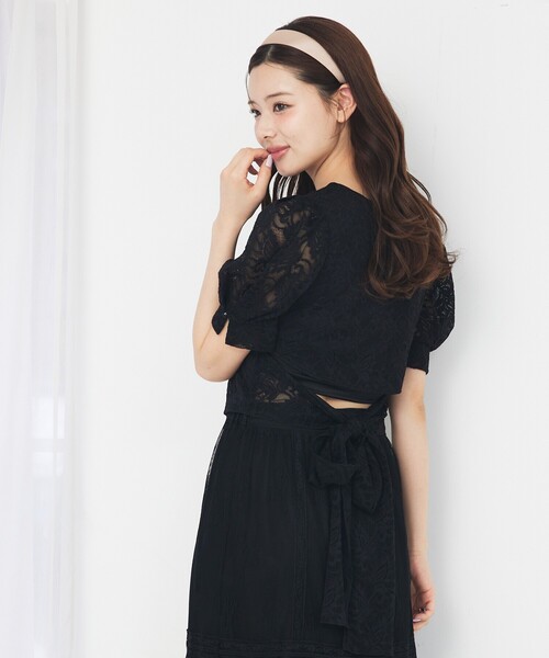SELFIST(セルフィスト)の「バックリボンレースブラウス Vネック 夏服 フェミニン きれいめ(シャツ/ブラウス・レディース・ブラック/アイボリー・フリー)」の14枚目の写真