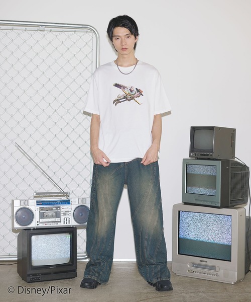 Disney(ディズニー)の「【トイ・ストーリー】 別注ルーズシルエットグラフィックTシャツ(Tシャツ/カットソー・メンズ・ブラック系2/ブラック系1/ブラック系3/ホワイト系2/ホワイト系1・XL/L/M/S)」の12枚目の写真