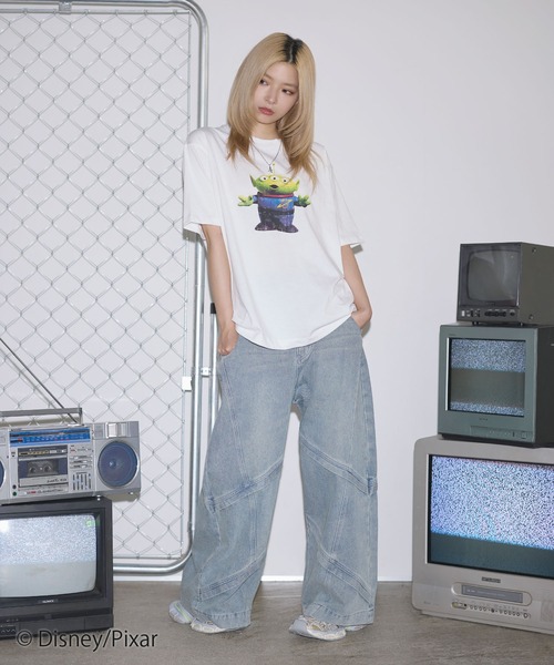 Disney(ディズニー)の「【トイ・ストーリー】 別注ルーズシルエットグラフィックTシャツ(Tシャツ/カットソー・メンズ・ブラック系2/ブラック系1/ブラック系3/ホワイト系2/ホワイト系1・XL/L/M/S)」の22枚目の写真