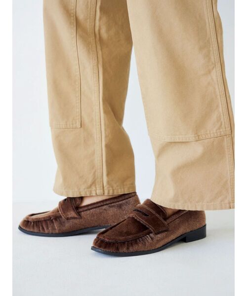 Ungrid(アングリッド)の「フェイクハラコローファー(ローファー・レディース・ベージュ/ブラウン・L/M/S)」の1枚目の写真