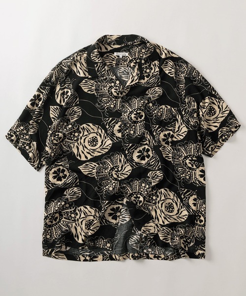 make a ray!(メイク ア レイ!)の「【78】とろみドレープ 総柄プリント オープンカラー 半袖シャツ/オーバーサイズ/ユニセックス(シャツ/ブラウス・メンズ・アイボリー/ブラック系その他/オレンジ/グリーン/ブラック系その他2/ライトブルー/ブラック/ホワイト/ネイビー/レッド/サックスブルー・M/L/XL)」の3枚目の写真