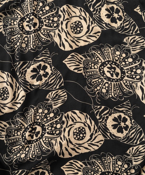 make a ray!(メイク ア レイ!)の「【78】とろみドレープ 総柄プリント オープンカラー 半袖シャツ/オーバーサイズ/ユニセックス(シャツ/ブラウス・メンズ・アイボリー/ブラック系その他/オレンジ/グリーン/ブラック系その他2/ライトブルー/ブラック/ホワイト/ネイビー/レッド/サックスブルー・M/L/XL)」の20枚目の写真