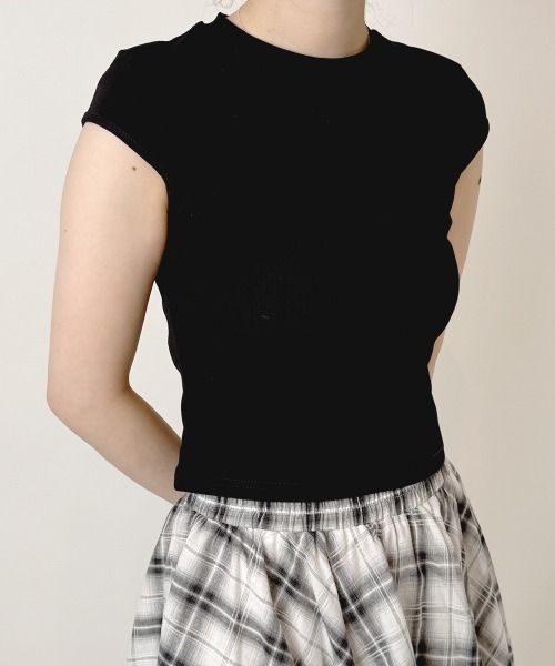 NANAHACHI(ナナハチ)の「スーパースリムフィット 半袖Tシャツ(Tシャツ/カットソー・レディース・レッド/ライム/グリーン/キャメル/ブラック/ブラウン/ホワイト・FREE)」の3枚目の写真