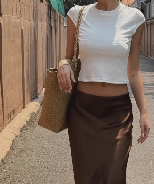 NANAHACHI(ナナハチ)の「スーパースリムフィット 半袖Tシャツ(Tシャツ/カットソー・レディース・レッド/ライム/グリーン/キャメル/ブラック/ブラウン/ホワイト・FREE)」の11枚目の写真