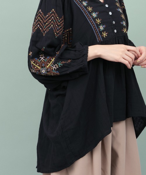 チチカカ（チチカカ）の「Rico フェズ刺繍モチーフブラウス（シャツ/ブラウス・レディース・ブラック/ブルーグリーン/ホワイト・FREE）」の7枚目の写真