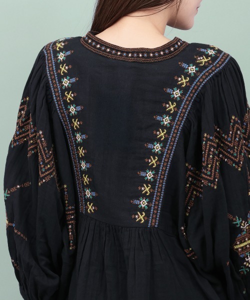 チチカカ（チチカカ）の「Rico フェズ刺繍モチーフブラウス（シャツ/ブラウス・レディース・ブラック/ブルーグリーン/ホワイト・FREE）」の11枚目の写真