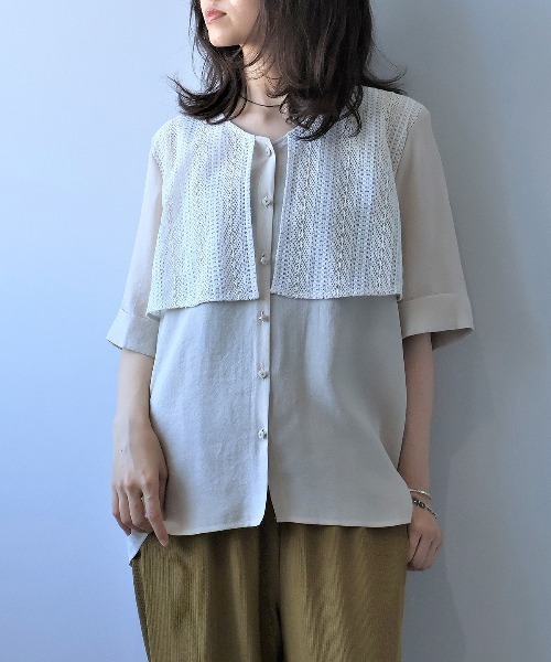 leswel（レスウェル）の「【L～5L 大きいサイズ】レーシーフライヨークVネックブラウス 半袖 春夏（シャツ/ブラウス・レディース・ブラック/ブラウン/クリーム・LL/3L/4L/5L/L）」の3枚目の写真