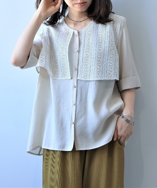 leswel（レスウェル）の「【L～5L 大きいサイズ】レーシーフライヨークVネックブラウス 半袖 春夏（シャツ/ブラウス・レディース・ブラック/ブラウン/クリーム・LL/3L/4L/5L/L）」の4枚目の写真