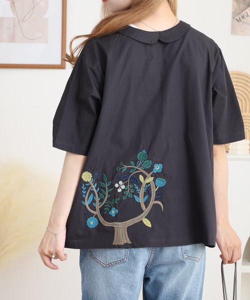 Emago(イマゴ)の「EMAGO 2WAY木とトリ刺繍シャツ(シャツ/ブラウス・レディース・ネイビー/チャコールグレー/ホワイト・FREE)」の4枚目の写真