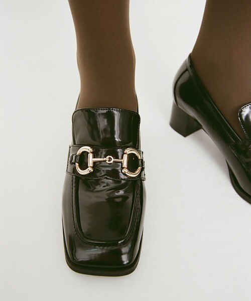 Ray BEAMS(レイビームス)の「スタック ヒール ビット ローファー(ローファー・レディース・ブラック/ダークブラウン・23.0cm/23.5cm/24.0cm/24.5cm/25.0cm)」の4枚目の写真