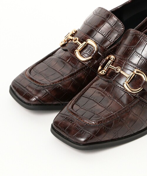 Ray BEAMS(レイビームス)の「スタック ヒール ビット ローファー(ローファー・レディース・ブラック/ダークブラウン・23.0cm/23.5cm/24.0cm/24.5cm/25.0cm)」の5枚目の写真