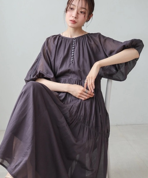 Bab（バブ）の「【S・Mサイズ展開】コットンボイルギャザーワンピース（ワンピース・レディース・ブルー/チャコールグレー/アイボリー・MEDIUM/SMALL）」の2枚目の写真