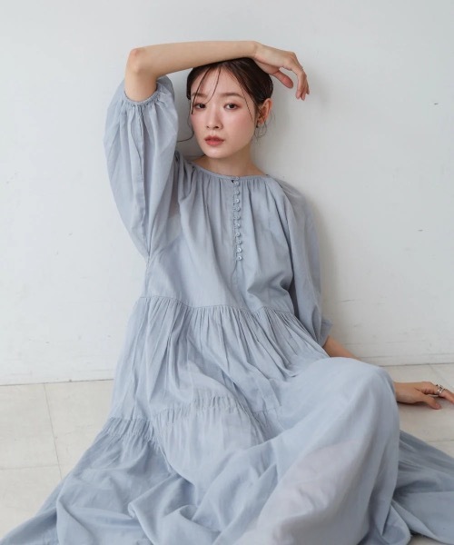 Bab（バブ）の「【S・Mサイズ展開】コットンボイルギャザーワンピース（ワンピース・レディース・ブルー/チャコールグレー/アイボリー・MEDIUM/SMALL）」の3枚目の写真