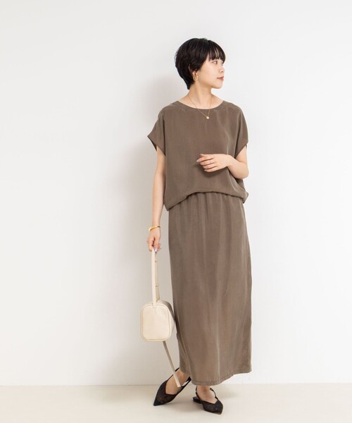 NOLLEY’S（ノーリーズ）の「《セットアップ対応》ウォッシャブルシルキーキュプラフレンチブラウス（シャツ/ブラウス・レディース・ブラウン/チャコールグレー・38）」の8枚目の写真