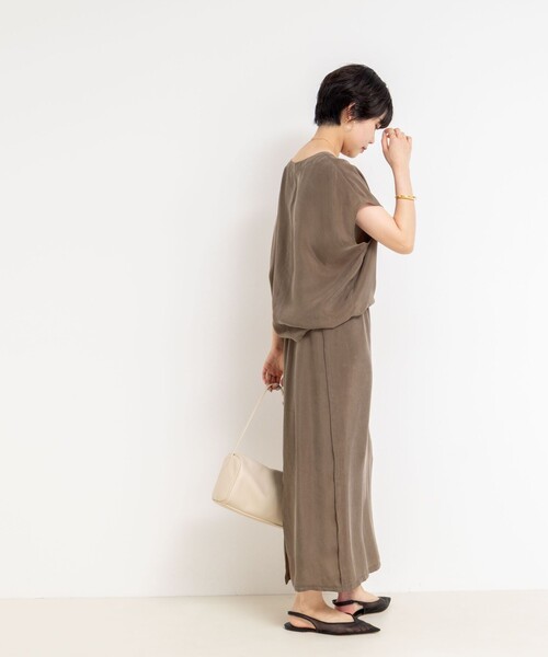 NOLLEY’S（ノーリーズ）の「《セットアップ対応》ウォッシャブルシルキーキュプラフレンチブラウス（シャツ/ブラウス・レディース・ブラウン/チャコールグレー・38）」の9枚目の写真