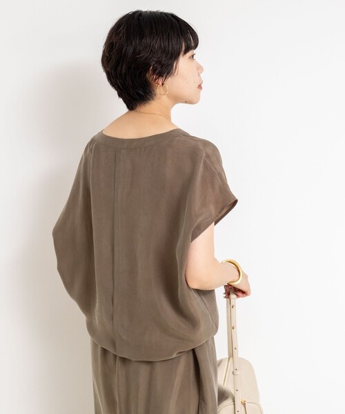 NOLLEY’S（ノーリーズ）の「《セットアップ対応》ウォッシャブルシルキーキュプラフレンチブラウス（シャツ/ブラウス・レディース・ブラウン/チャコールグレー・38）」の12枚目の写真