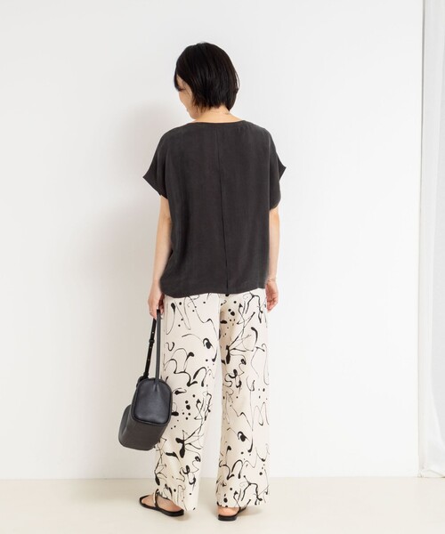 NOLLEY’S（ノーリーズ）の「《セットアップ対応》ウォッシャブルシルキーキュプラフレンチブラウス（シャツ/ブラウス・レディース・ブラウン/チャコールグレー・38）」の14枚目の写真