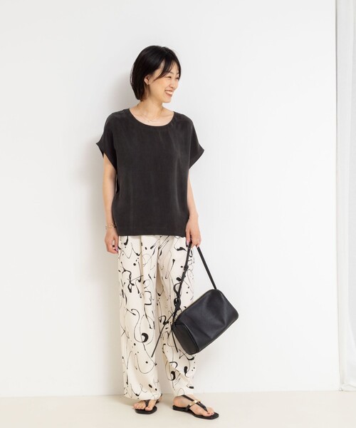 NOLLEY’S（ノーリーズ）の「《セットアップ対応》ウォッシャブルシルキーキュプラフレンチブラウス（シャツ/ブラウス・レディース・ブラウン/チャコールグレー・38）」の15枚目の写真