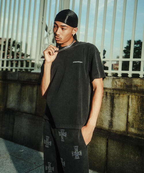 UNKNOWN LONDON(アンノウン・ロンドン)の「UNKNOWNLONDON/アンノウンロンドン/OUTLINE CROSS RHINESTONE T(Tシャツ/カットソー・メンズ・ブラック/レッド/ベージュ・L/XL/M)」の10枚目の写真