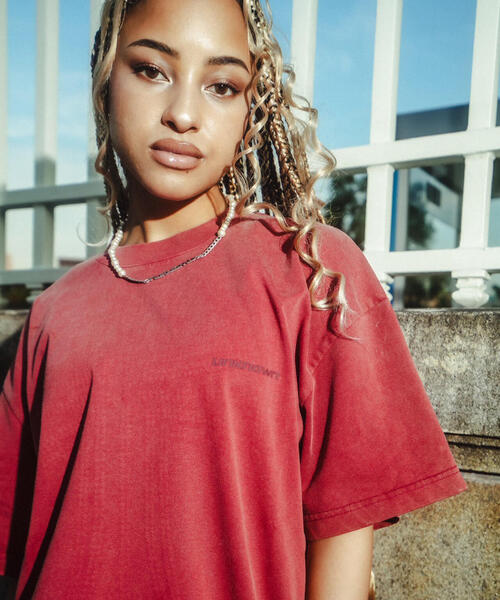 UNKNOWN LONDON(アンノウン・ロンドン)の「UNKNOWNLONDON/アンノウンロンドン/OUTLINE CROSS RHINESTONE T(Tシャツ/カットソー・メンズ・ブラック/レッド/ベージュ・L/XL/M)」の5枚目の写真