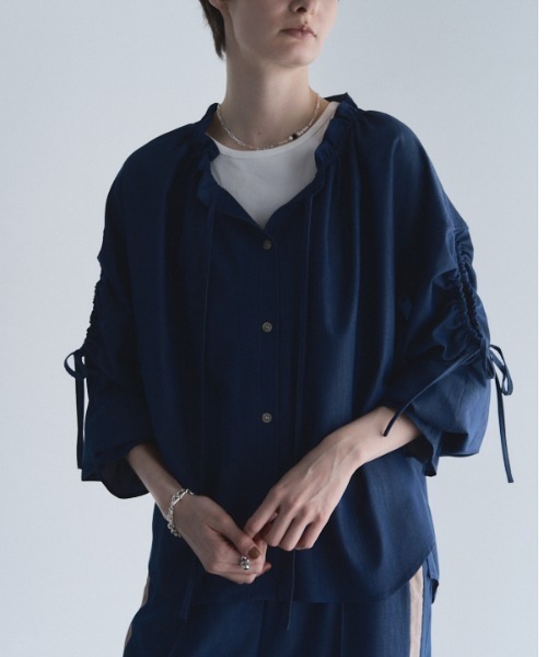 Muel Chic（ミュエルシック）の「Dali soft denim shirt ダリソフトデニムシャツ（シャツ/ブラウス・レディース・ブラック/ライトインディゴブルー/ダークインディゴブルー・FREE）」の5枚目の写真