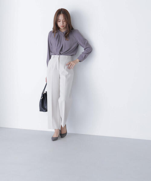 NATURAL BEAUTY BASIC（ナチュラルビューティーベーシック）の「◇フロントタックブラウス（シャツ/ブラウス・レディース・ベージュ/チャコールグレー/オフホワイト/ライトグリーン・MEDIUM/SMALL）」の8枚目の写真