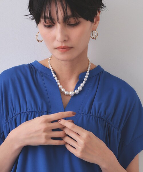 OPAQUE.CLIP(オペークドットクリップ)の「大小フェイクパールネックス(ネックレス・レディース・オフホワイト・00)」の6枚目の写真