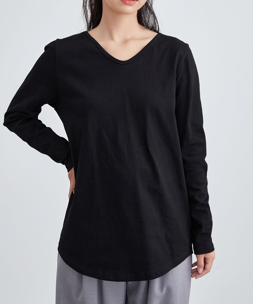 Lace Ladies(レースレディース)の「ソリッドカラー Vネック ラウンドヘム 長袖 プルオーバー(Tシャツ/カットソー・レディース・ブラック/ホワイト・FREE/S)」の2枚目の写真