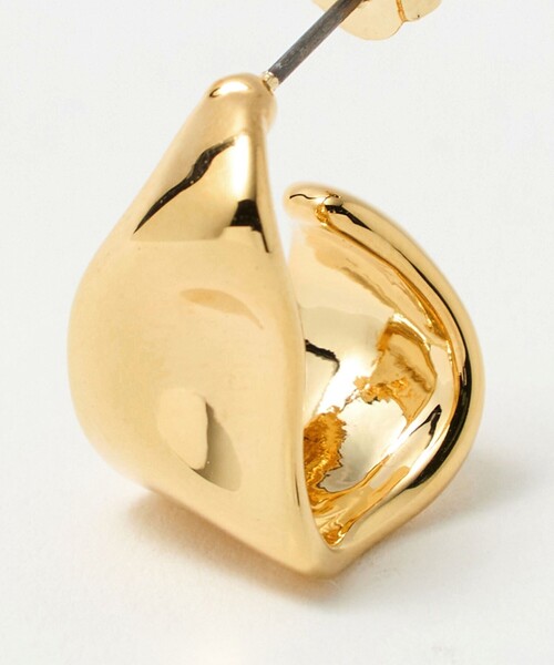 green label relaxing（グリーンレーベルリラクシング）の「プレート フープ ピアス（ピアス（両耳用）・レディース・シルバー/ゴールド・FREE）」の7枚目の写真