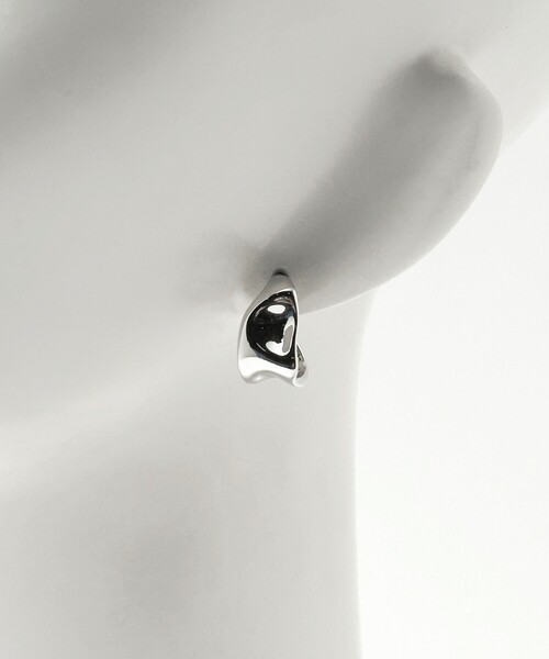 green label relaxing（グリーンレーベルリラクシング）の「プレート フープ ピアス（ピアス（両耳用）・レディース・シルバー/ゴールド・FREE）」の3枚目の写真