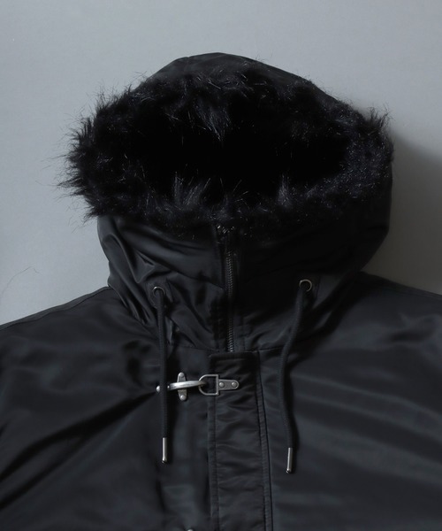 ANPAS（アンパス）の「ANPAS Nylon Twill N-2B Fireman Buckle Jacket/別注 ナイロンツイル N-2B ファイヤーマンバックル ジャケット ミリタリーブルゾン フェイクファーフーデッドブルゾン アウター メンズ レディース（ブルゾン・メンズ・ブラック/オリーブ・M/L/LL）」の4枚目の写真