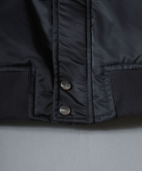 ANPAS（アンパス）の「ANPAS Nylon Twill N-2B Fireman Buckle Jacket/別注 ナイロンツイル N-2B ファイヤーマンバックル ジャケット ミリタリーブルゾン フェイクファーフーデッドブルゾン アウター メンズ レディース（ブルゾン・メンズ・ブラック/オリーブ・M/L/LL）」の11枚目の写真