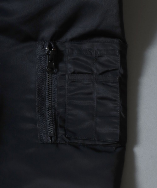 ANPAS（アンパス）の「ANPAS Nylon Twill N-2B Fireman Buckle Jacket/別注 ナイロンツイル N-2B ファイヤーマンバックル ジャケット ミリタリーブルゾン フェイクファーフーデッドブルゾン アウター メンズ レディース（ブルゾン・メンズ・ブラック/オリーブ・M/L/LL）」の8枚目の写真