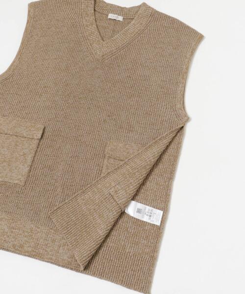 LAATO（ラート）の「pocketed knit vest（ニット/セーター・レディース・ベージュ/ブラック・FREE）」の3枚目の写真