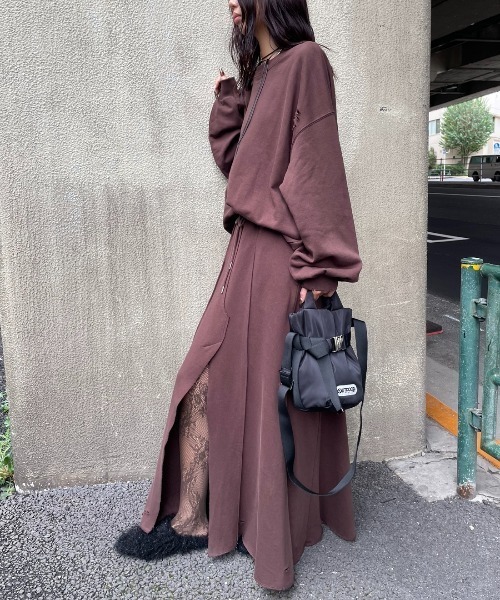 AIC.(エーアイシー)の「ダメージ加工オーバーサイズスウェットトップス(スウェット・レディース・グレー/ブラウン・FREE)」の19枚目の写真