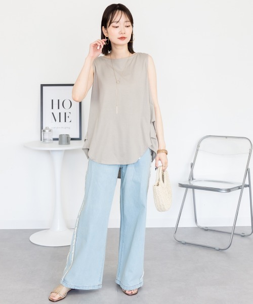 aity(アイティ)の「脇タックノースリーブトップス きれいめ コットン 大きいサイズ(Tシャツ/カットソー・レディース・ホワイト/ブラック/グレイッシュベージュ・M~L/LL~3L/4L~5L)」の4枚目の写真