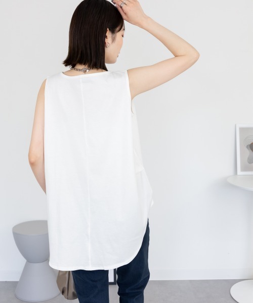 aity(アイティ)の「脇タックノースリーブトップス きれいめ コットン 大きいサイズ(Tシャツ/カットソー・レディース・ホワイト/ブラック/グレイッシュベージュ・M~L/LL~3L/4L~5L)」の18枚目の写真