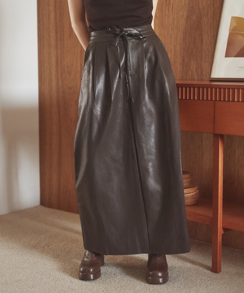 leather like belted long skirt /レザー調ベルテッドロングスカート
