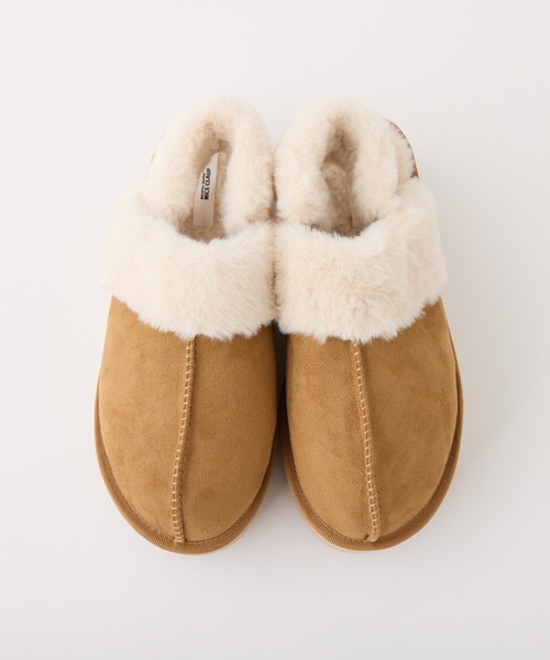 one after another NICE CLAUP（ワンアフターアナザーナイスクラップ）の「2wayフェイクムートンサボ（サンダル・レディース・キャメル/ブラック/オフホワイト・S/L/M）」の4枚目の写真