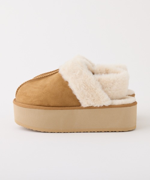 one after another NICE CLAUP（ワンアフターアナザーナイスクラップ）の「2wayフェイクムートンサボ（サンダル・レディース・キャメル/ブラック/オフホワイト・S/L/M）」の5枚目の写真