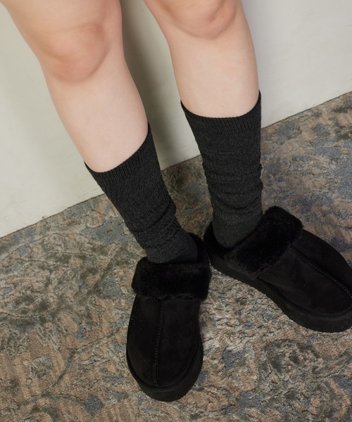 one after another NICE CLAUP（ワンアフターアナザーナイスクラップ）の「2wayフェイクムートンサボ（サンダル・レディース・キャメル/ブラック/オフホワイト・S/L/M）」の15枚目の写真